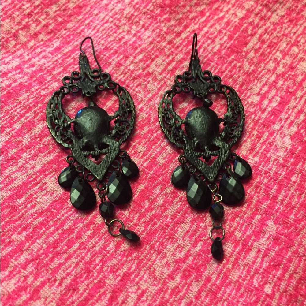 Pierced earrings with filigree & black beads - Picture 3 of 3